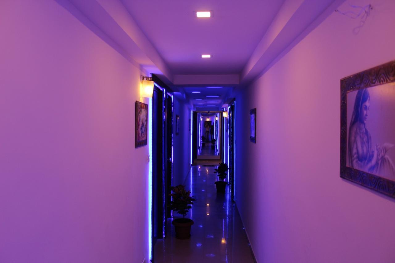 Hotel Kum Kum Adalaj Esterno foto