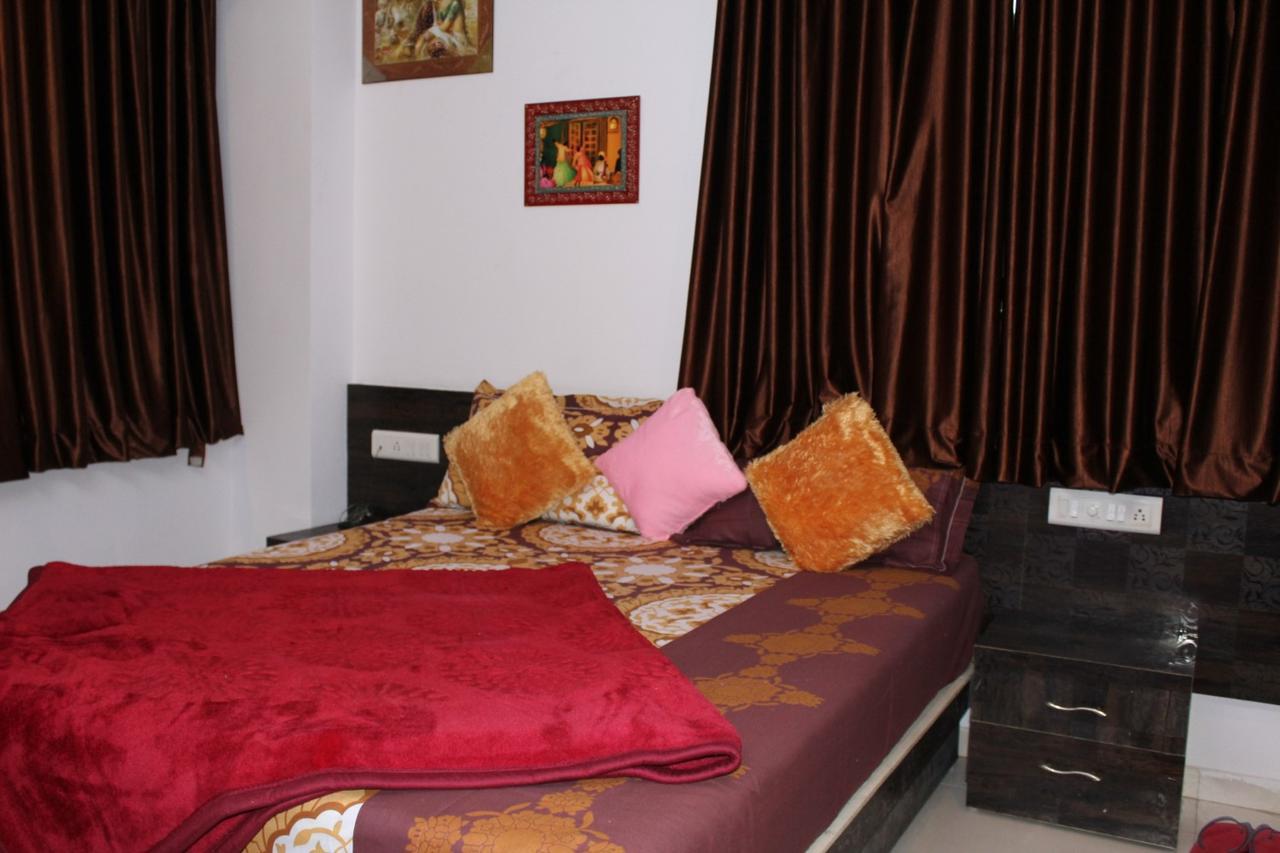 Hotel Kum Kum Adalaj Esterno foto