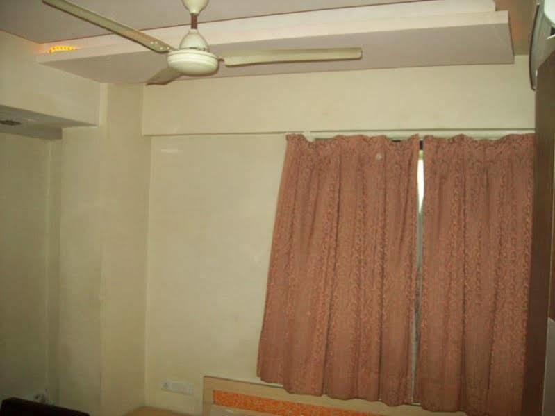 Hotel Kum Kum Adalaj Esterno foto
